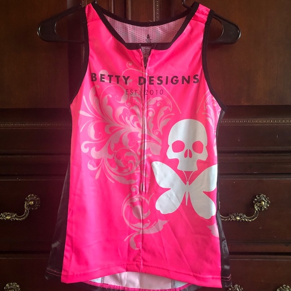 Betty Designs Tri Top size Medium - Picture 1 of 3